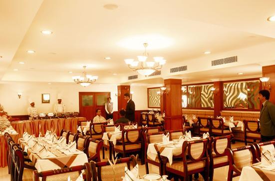 Kāladi Hotel Elegance מראה חיצוני תמונה