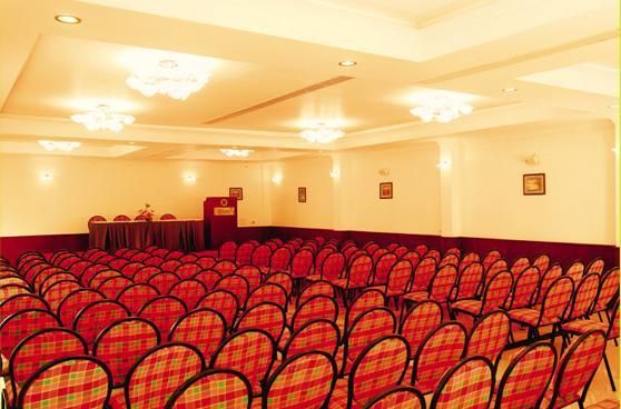 Kāladi Hotel Elegance מראה חיצוני תמונה