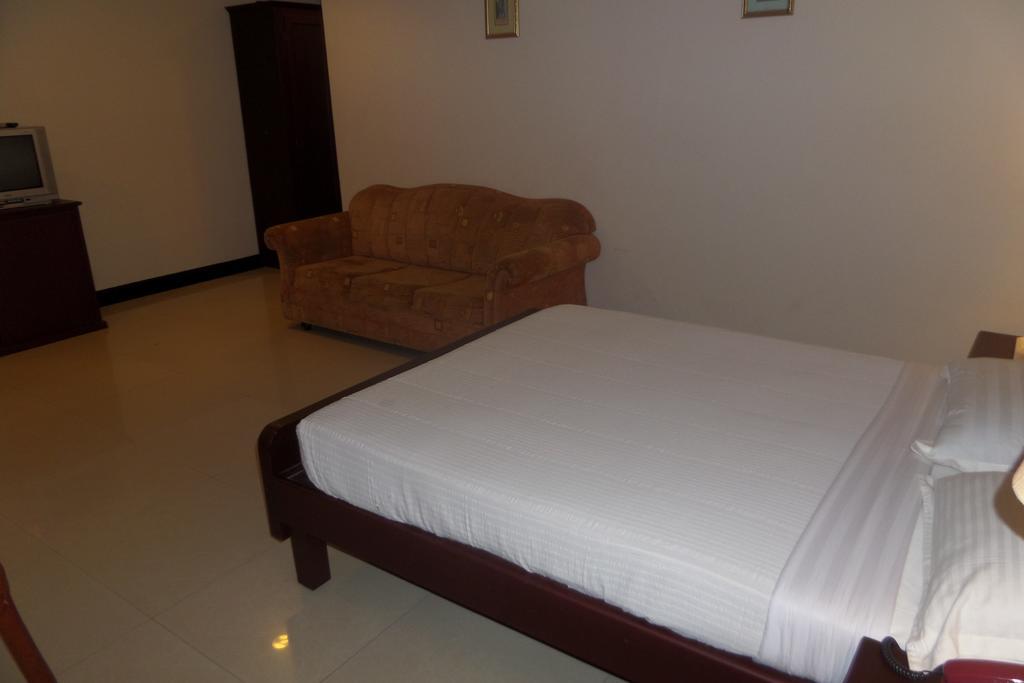 Kāladi Hotel Elegance חדר תמונה