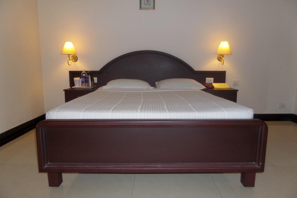 Kāladi Hotel Elegance חדר תמונה