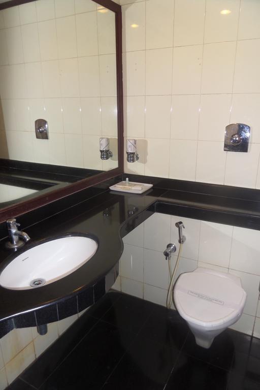 Kāladi Hotel Elegance מראה חיצוני תמונה