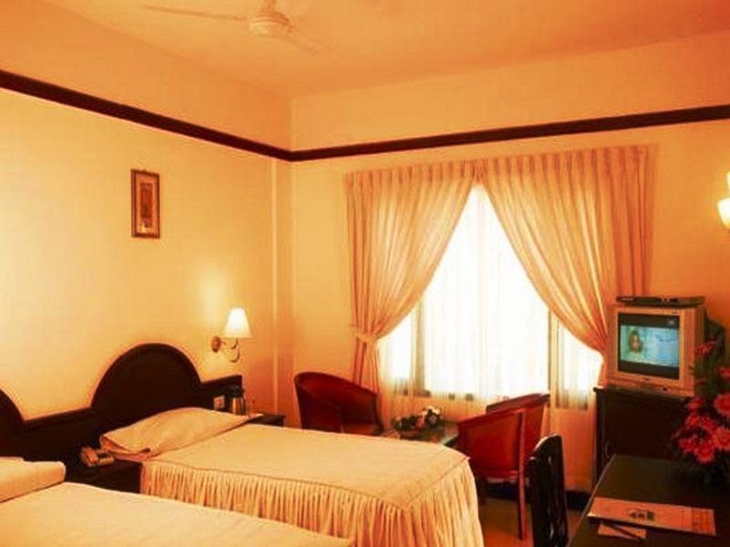 Kāladi Hotel Elegance מראה חיצוני תמונה